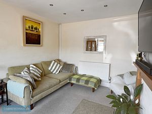 Sitting room- click for photo gallery